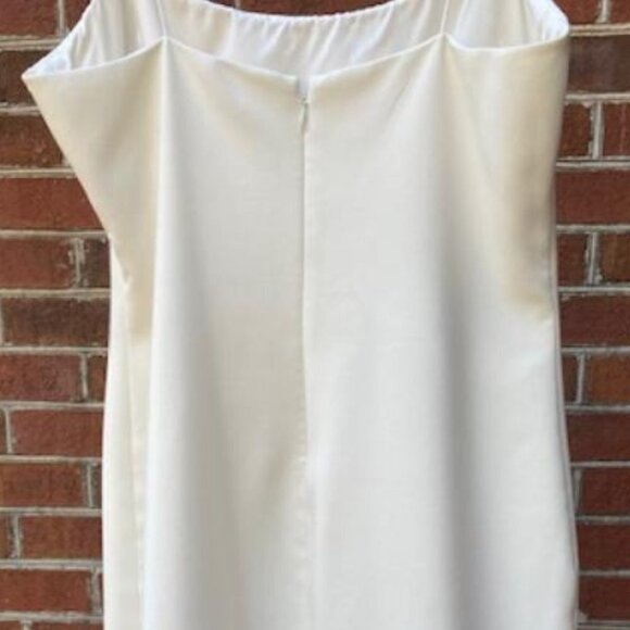 LIKELY Women's Banks Dress, bodycon fit and flounce at the hem. Size 12 - Picture 6 of 13